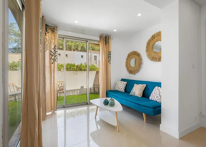 Le Grand Bleu Modern And Functional With Terrace And Parking