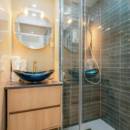 Dom wakacyjny Le Grand Bleu Modern And Functional With Terrace And Parking *