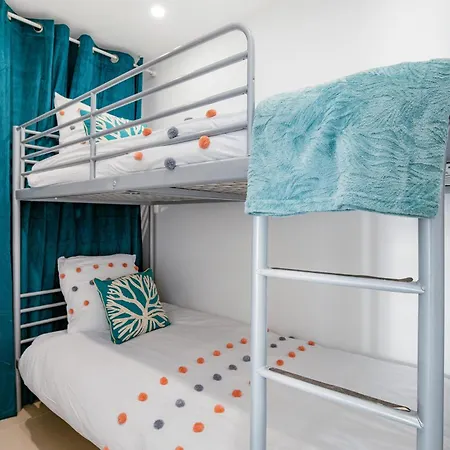 Le Grand Bleu Modern And Functional With Terrace And Parking *